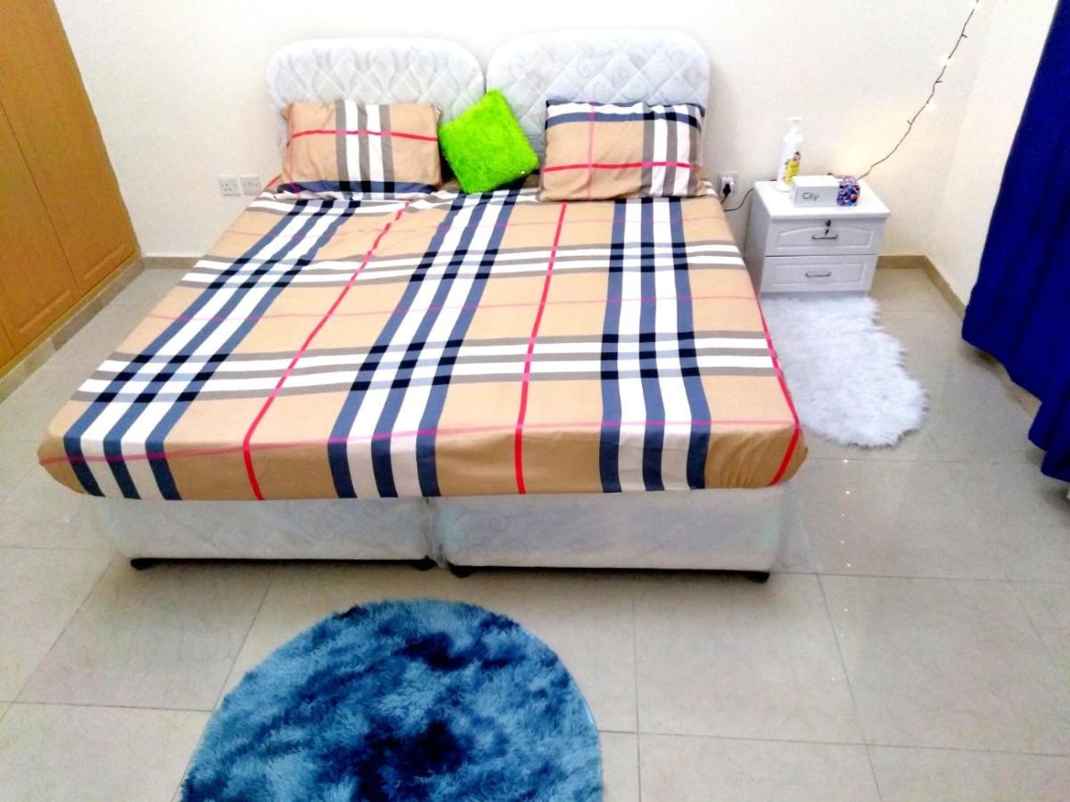Bright Sunshine Holiday Home Shared Apartments Dubai Buitenkant foto