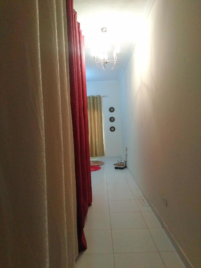 Bright Sunshine Holiday Home Shared Apartments Dubai Buitenkant foto